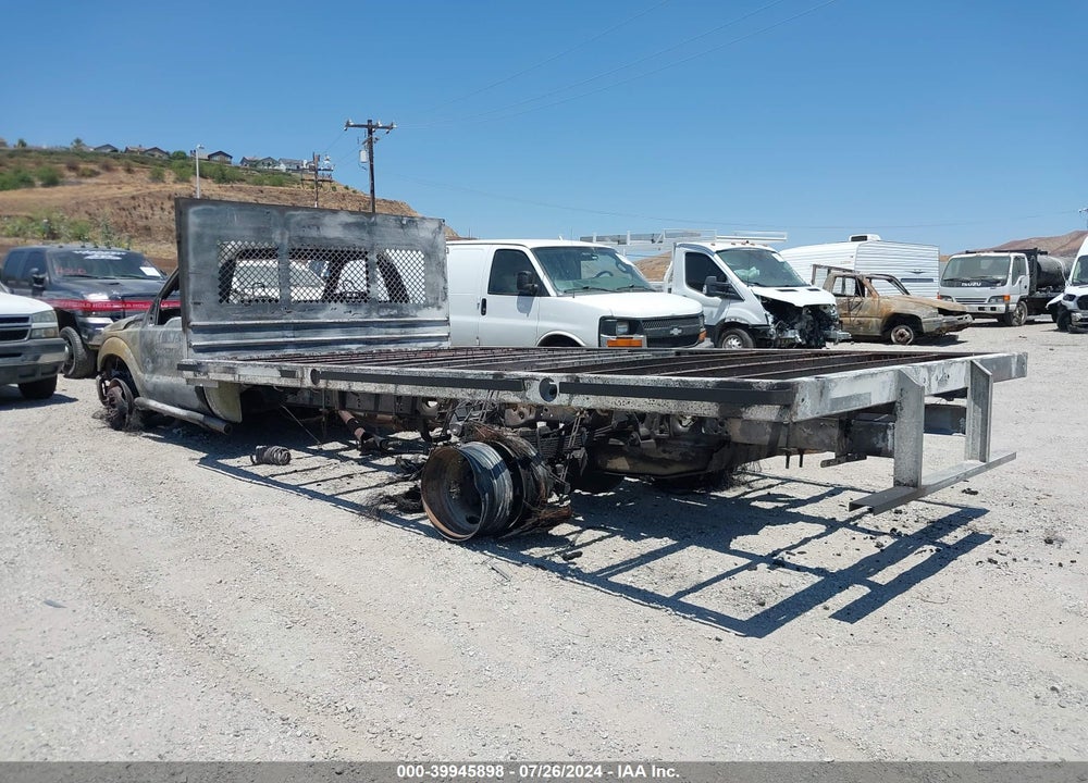 2011 FORD F-550 CHASSIS XL VIN: 1FDUF5GT4BEC38397
