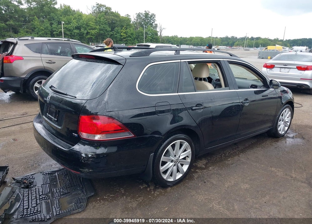 2014 VOLKSWAGEN JETTA SPORTWAGEN 2.0L TDI VIN: 3VWPL7AJ4EM605923