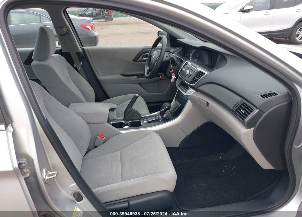 2013 HONDA ACCORD LX VIN: 1HGCR2F30DA008195