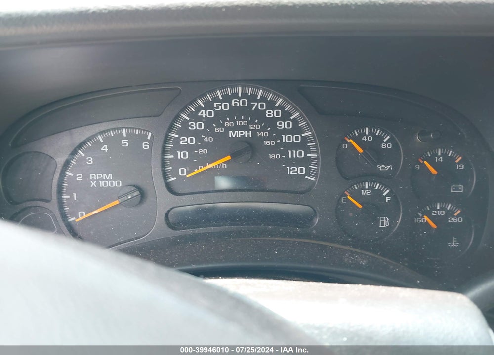 2005 CHEVROLET TAHOE LS VIN: 1GNEK13T15R267900
