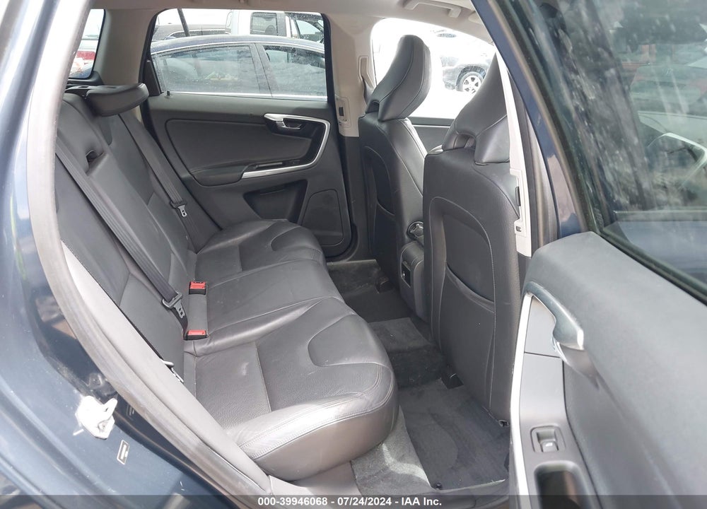 2014 VOLVO XC60 T6 VIN: YV4902DZ5E2518402