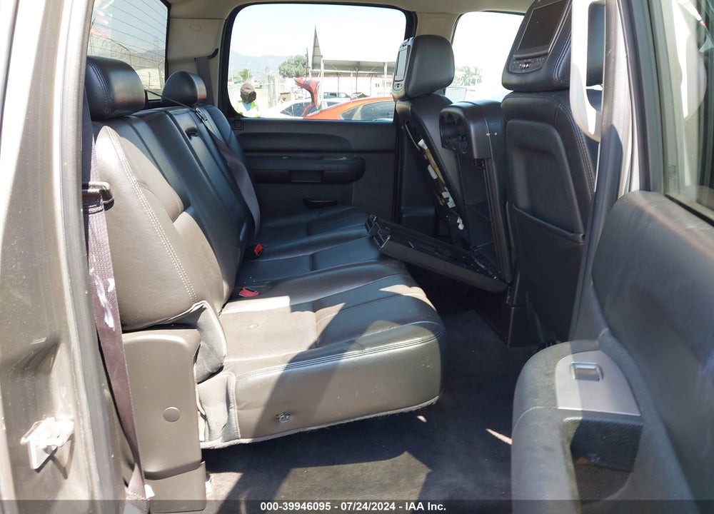 2013 CHEVROLET SILVERADO 1500 LT VIN: 3GCPCSE02DG272674