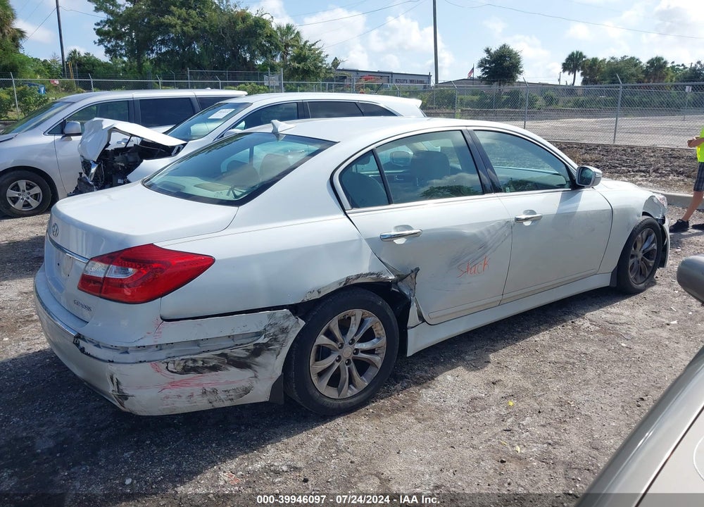 2013 HYUNDAI GENESIS 3.8 VIN: KMHGC4DD5DU210369