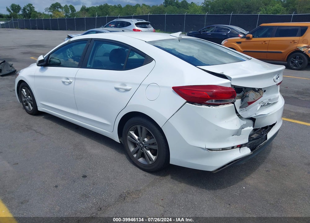 2018 HYUNDAI ELANTRA SEL VIN: 5NPD84LF7JH228616