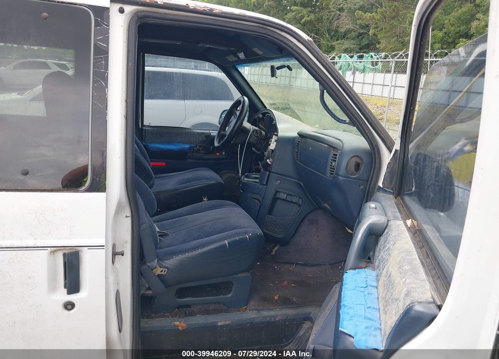 2000 CHEVROLET ASTRO VIN: 1GNDM19W3YB103486
