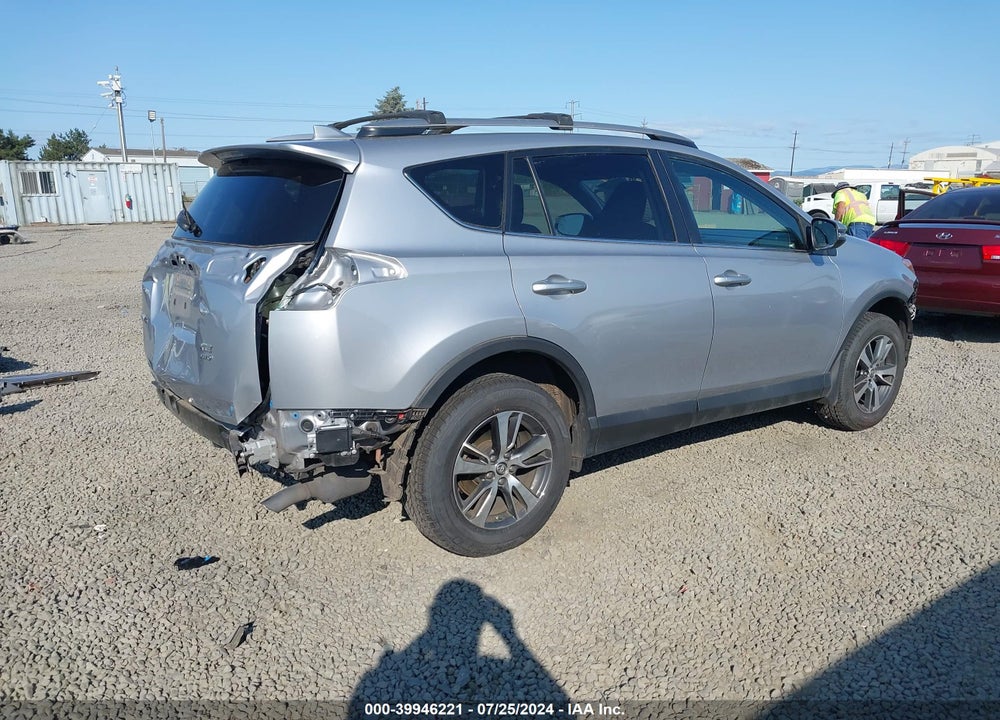 2018 TOYOTA RAV4 XLE VIN: 2T3RFREV6JW730300