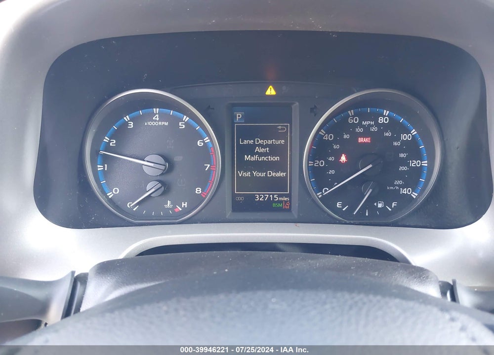 2018 TOYOTA RAV4 XLE VIN: 2T3RFREV6JW730300
