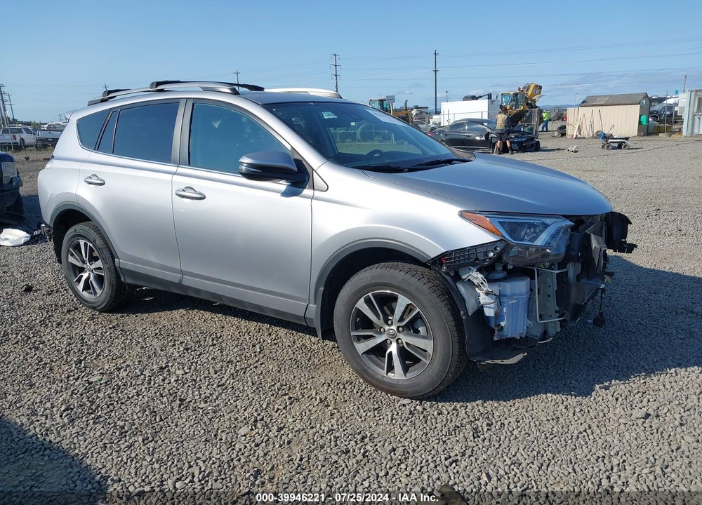 2018 TOYOTA RAV4 XLE VIN: 2T3RFREV6JW730300