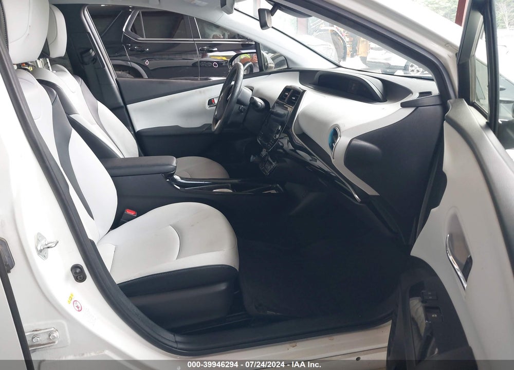 2017 TOYOTA PRIUS FOUR VIN: JTDKARFU2H3053040