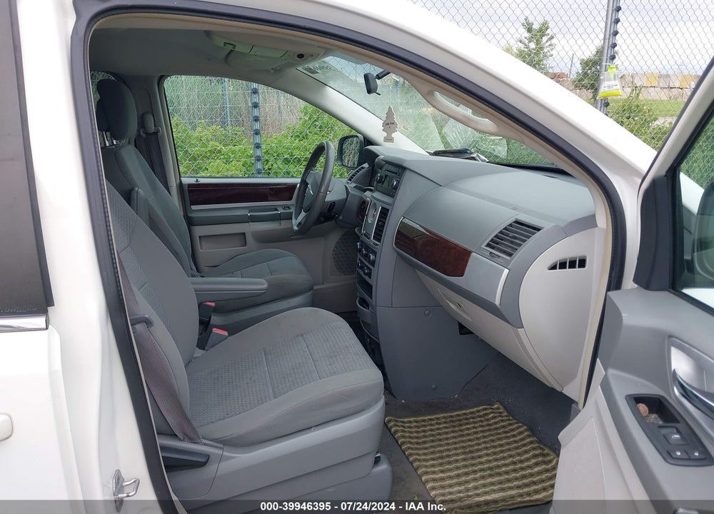 2010 CHRYSLER TOWN & COUNTRY TOURING VIN: 2A4RR5D13AR348017
