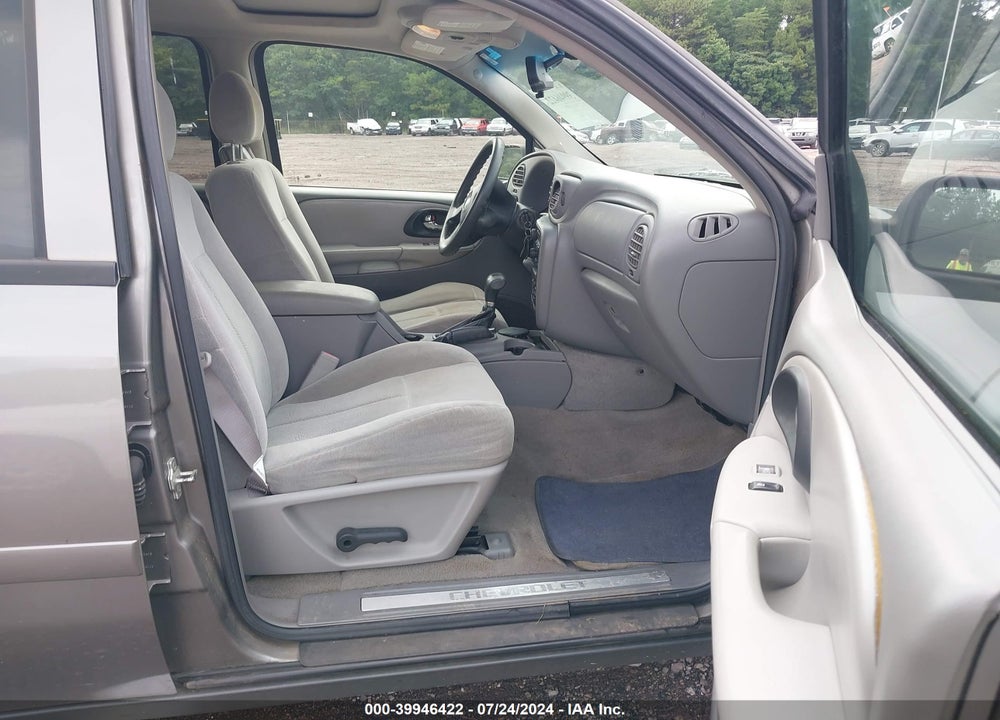 2006 CHEVROLET TRAILBLAZER LS VIN: 1GNDS13S562299892