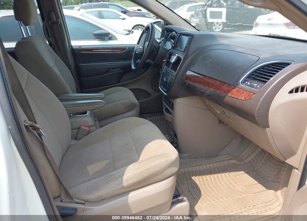 2011 CHRYSLER TOWN & COUNTRY TOURING VIN: 2A4RR5DG6BR745730