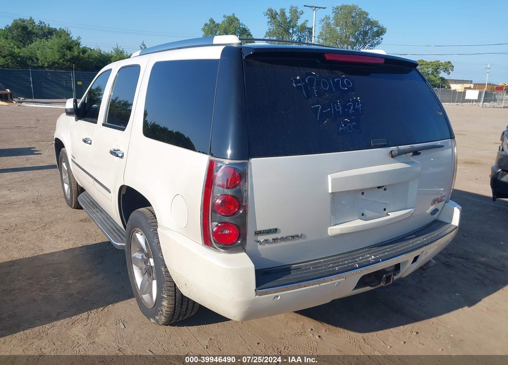 2011 GMC YUKON DENALI VIN: 1GKS2EEF6BR242761