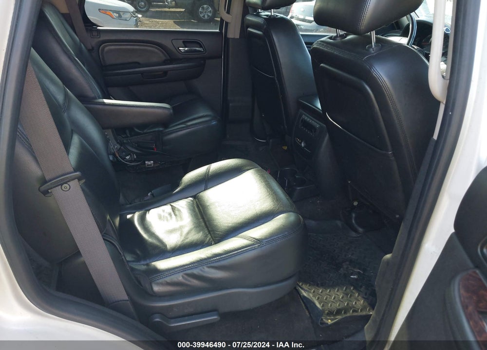 2011 GMC YUKON DENALI VIN: 1GKS2EEF6BR242761