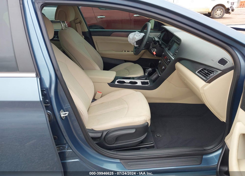 2017 HYUNDAI SONATA VIN: 5NPE34AF2HH572788