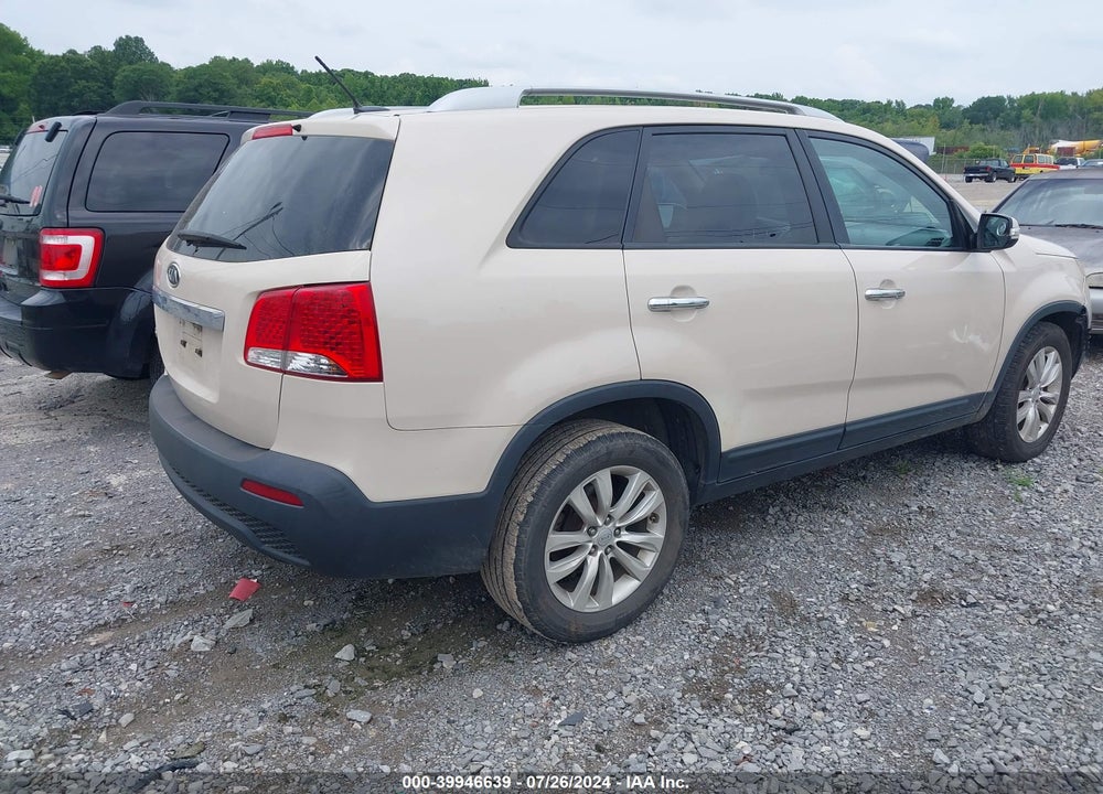 2011 KIA SORENTO LX V6 VIN: 5XYKT4A22BG049284