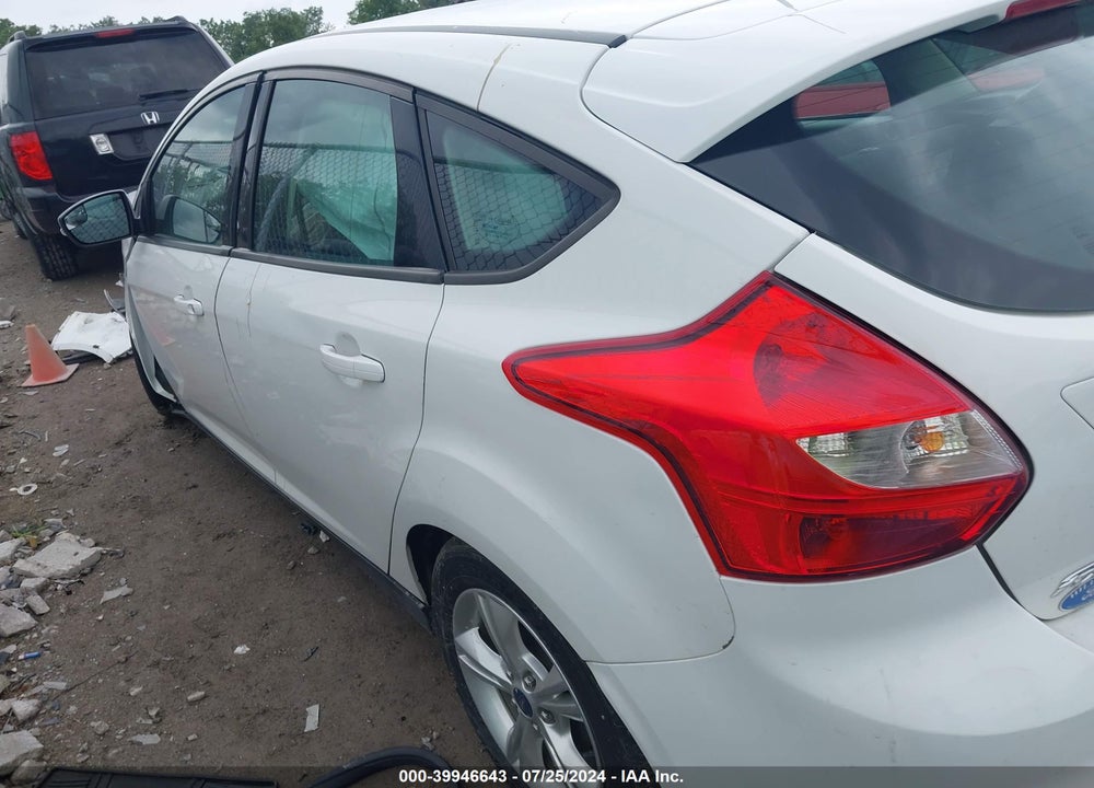 2014 FORD FOCUS SE VIN: 1FADP3K29EL101580
