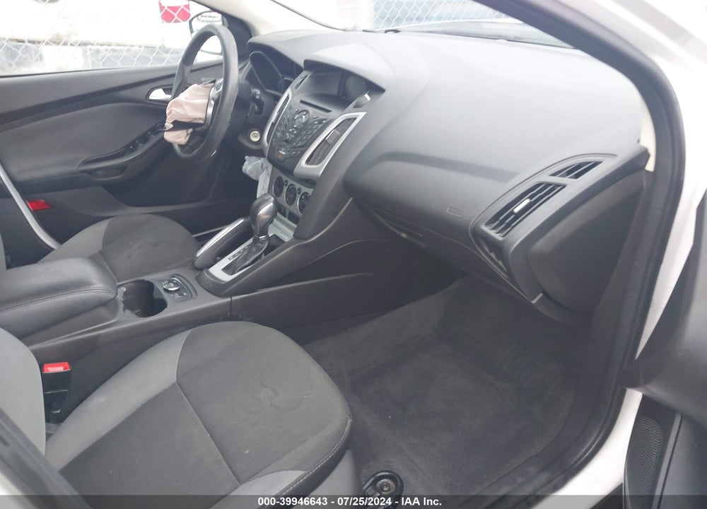 2014 FORD FOCUS SE VIN: 1FADP3K29EL101580