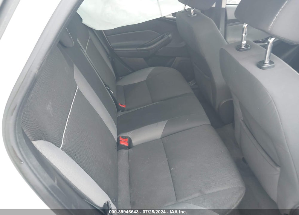 2014 FORD FOCUS SE VIN: 1FADP3K29EL101580