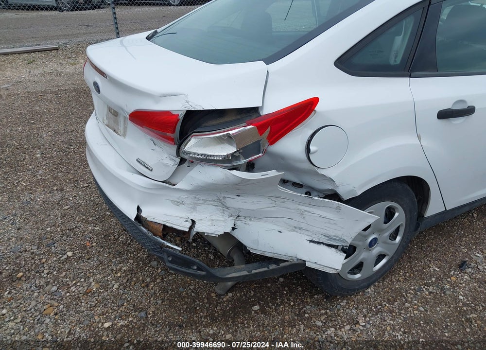 2016 FORD FOCUS VIN: 1FADP3E23GL328357
