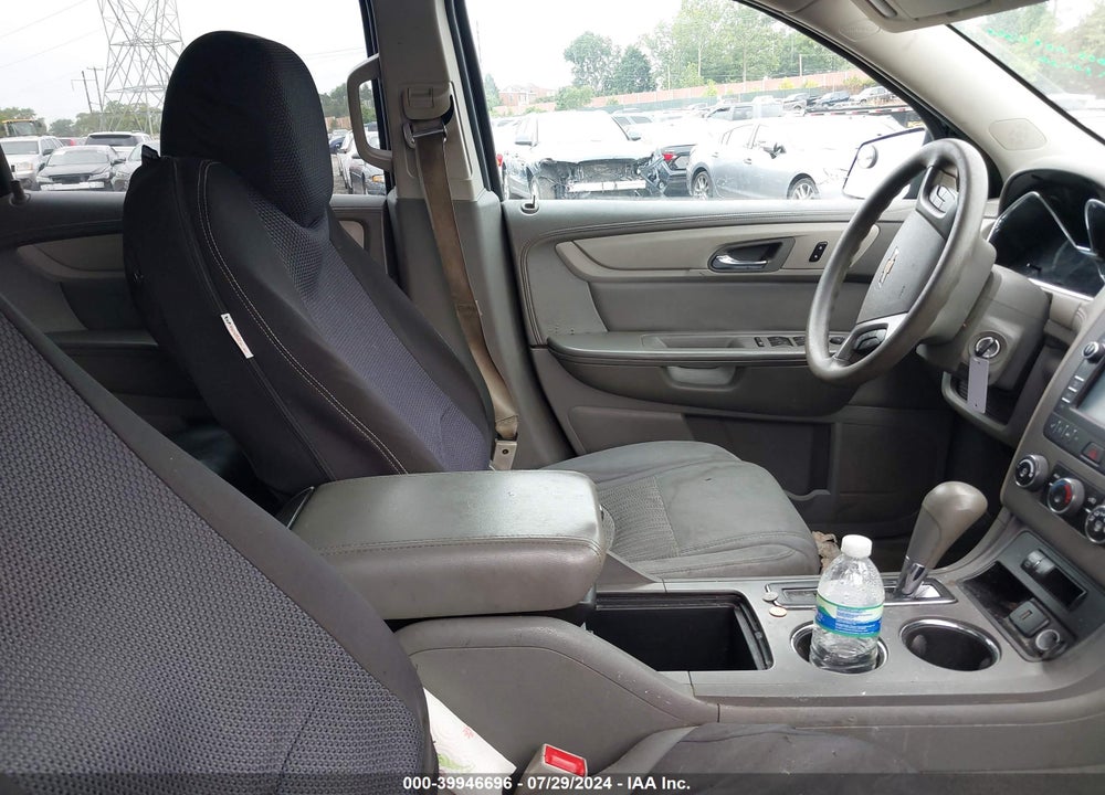 2016 CHEVROLET TRAVERSE LS VIN: 1GNKVFED8GJ151401