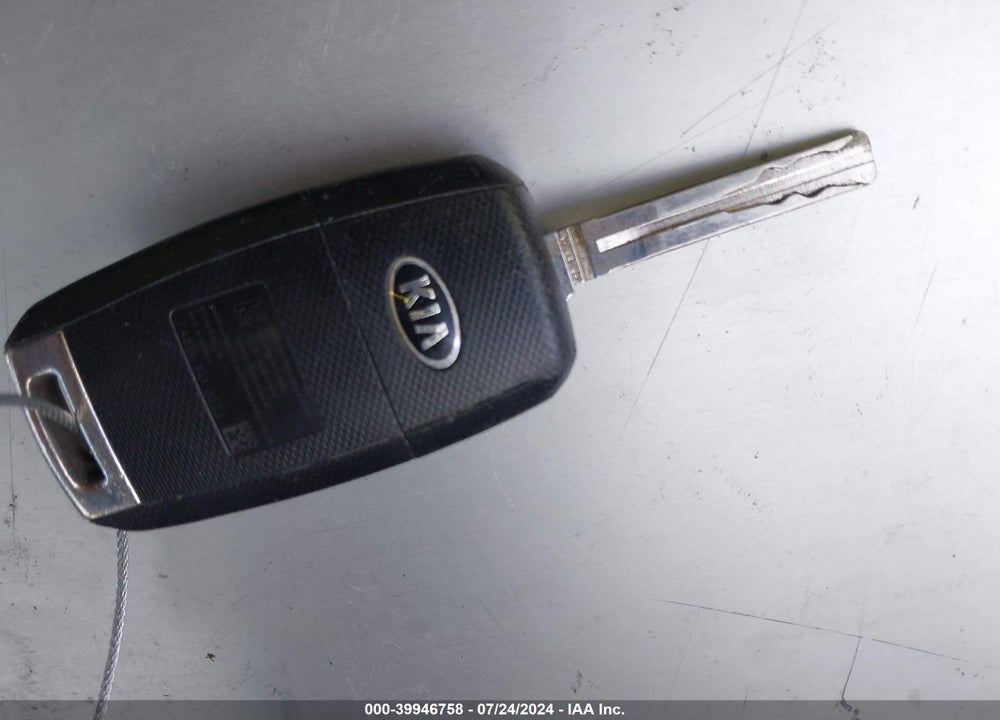 2017 KIA SOUL VIN: KNDJN2A27H7451995