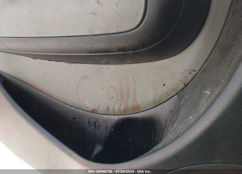2017 KIA SOUL VIN: KNDJN2A27H7451995