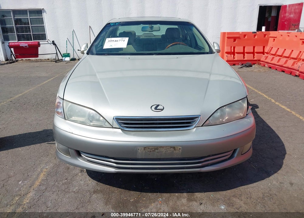 2001 LEXUS ES 300 VIN: JT8BF28G810313558