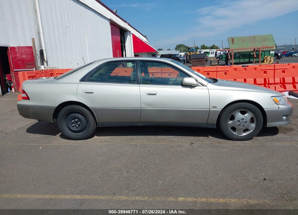 2001 LEXUS ES 300 VIN: JT8BF28G810313558