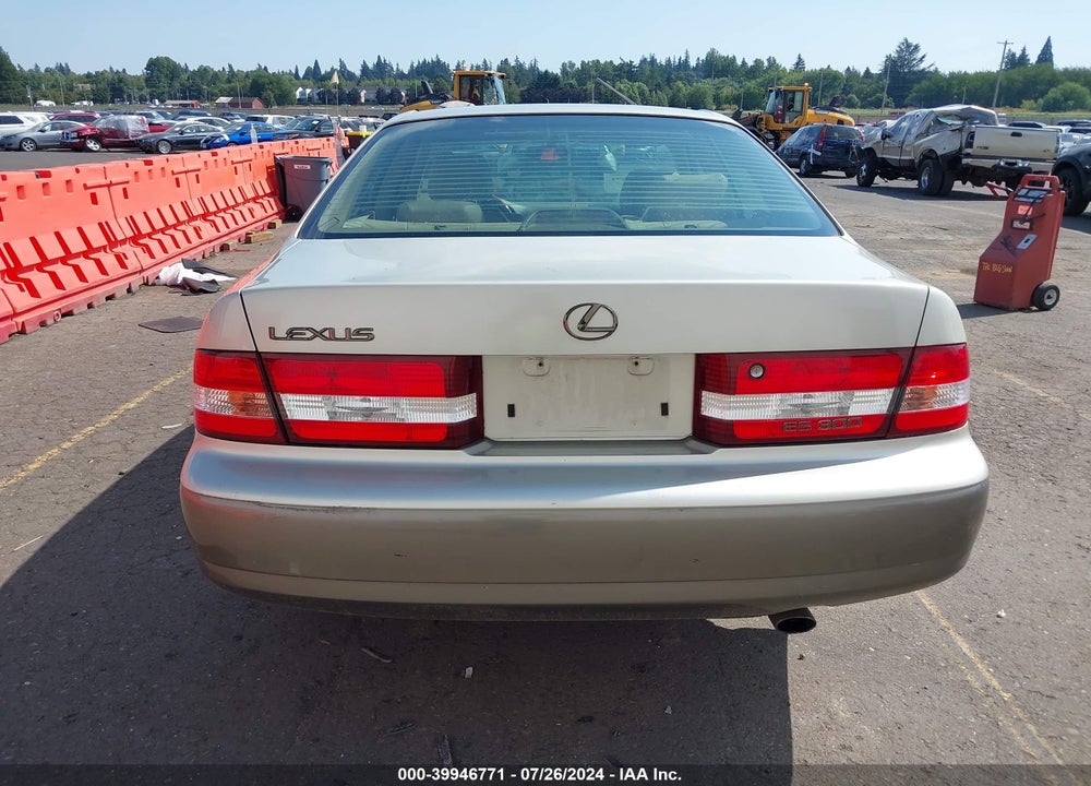 2001 LEXUS ES 300 VIN: JT8BF28G810313558