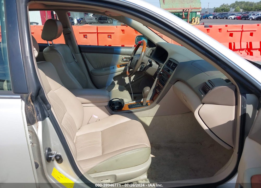 2001 LEXUS ES 300 VIN: JT8BF28G810313558