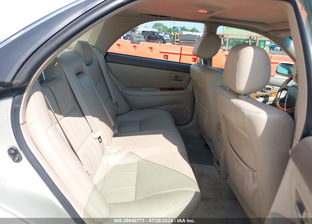 2001 LEXUS ES 300 VIN: JT8BF28G810313558