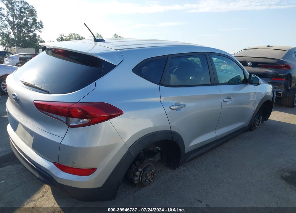2017 HYUNDAI TUCSON SE VIN: KM8J23A40HU521334