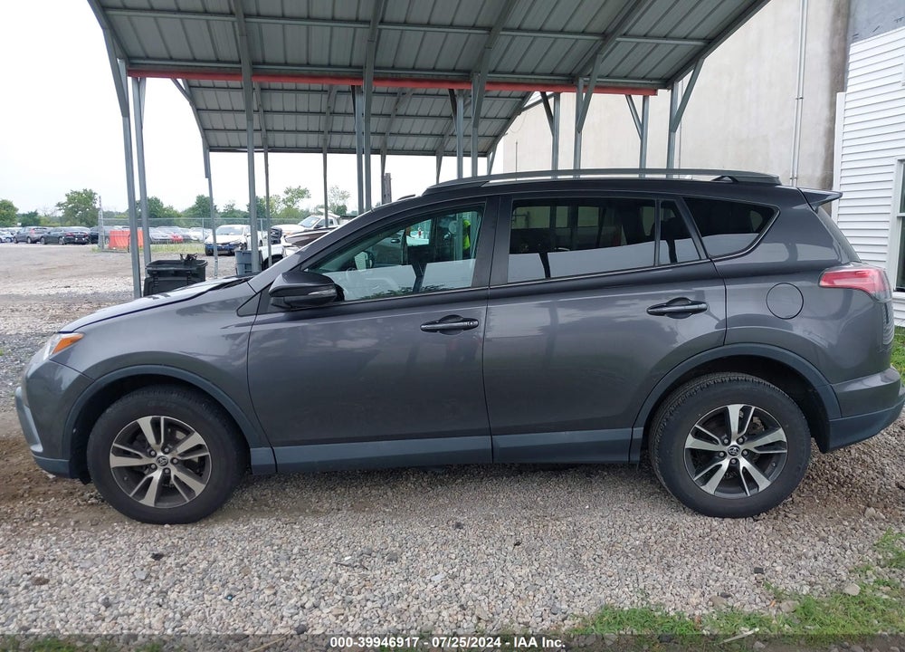2017 TOYOTA RAV4 XLE VIN: 2T3RFREV9HW616222