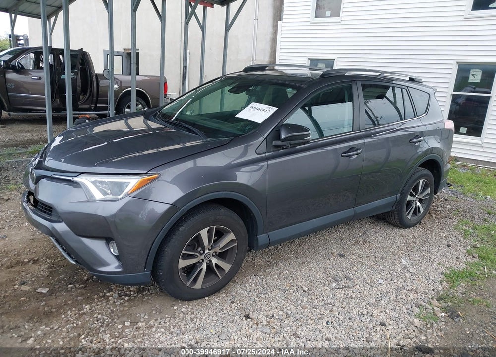 2017 TOYOTA RAV4 XLE VIN: 2T3RFREV9HW616222
