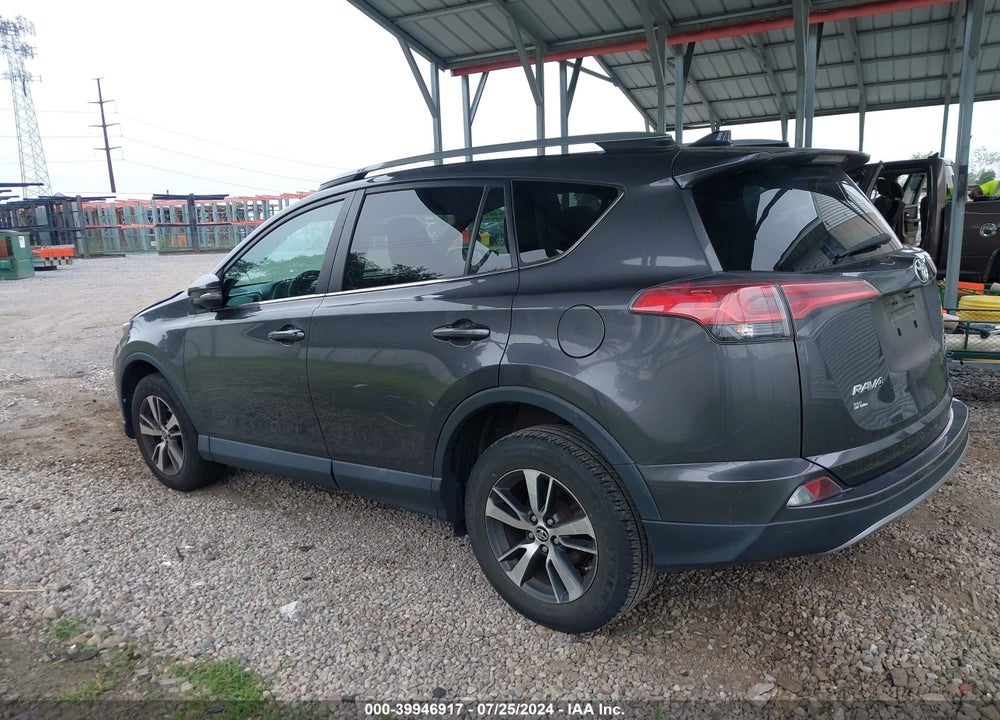 2017 TOYOTA RAV4 XLE VIN: 2T3RFREV9HW616222