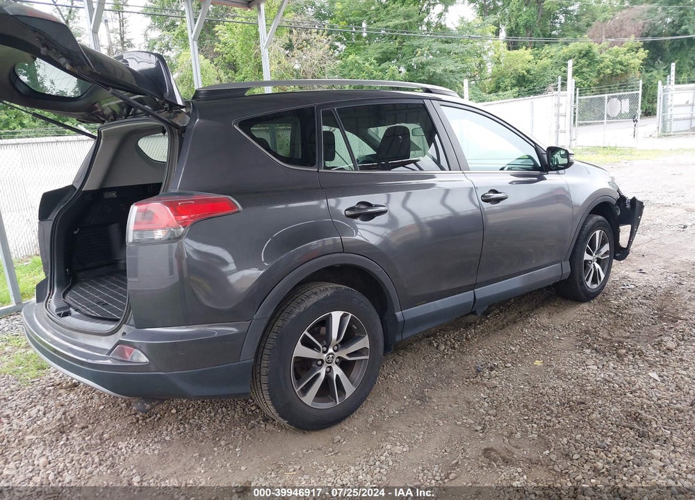 2017 TOYOTA RAV4 XLE VIN: 2T3RFREV9HW616222