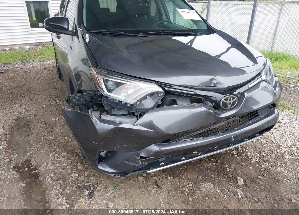 2017 TOYOTA RAV4 XLE VIN: 2T3RFREV9HW616222