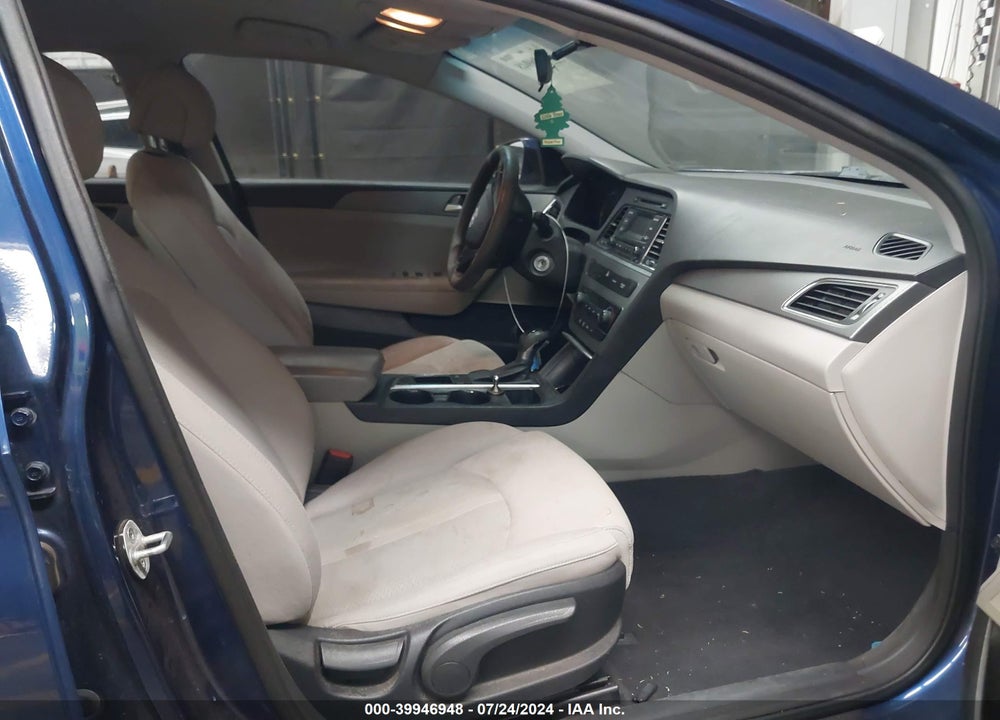 2015 HYUNDAI SONATA SE VIN: 5NPE24AF8FH152713