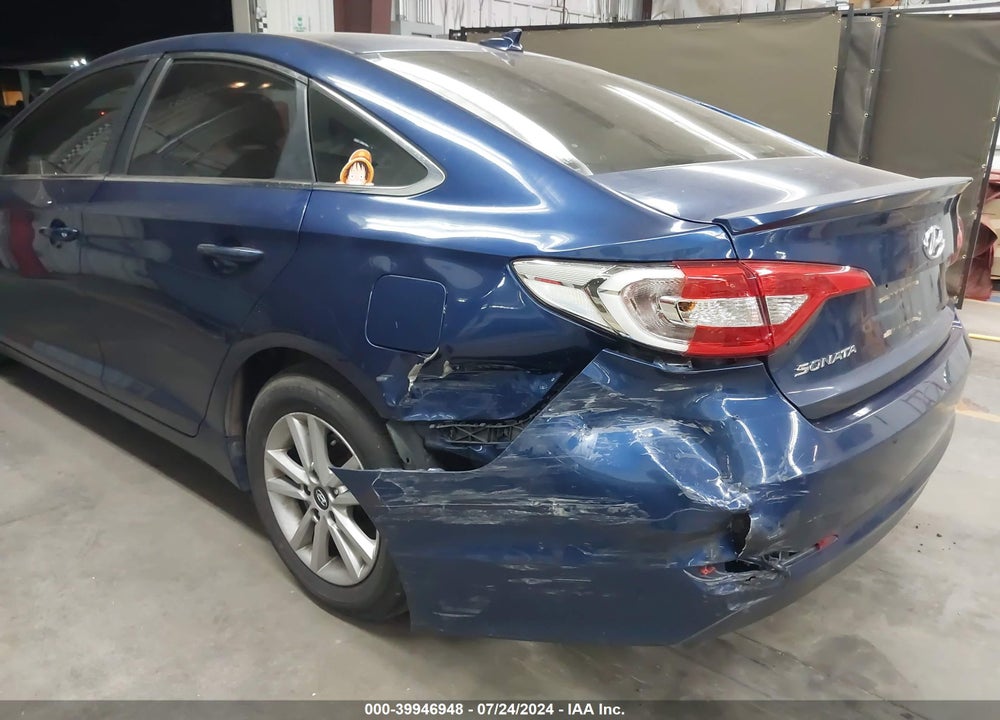 2015 HYUNDAI SONATA SE VIN: 5NPE24AF8FH152713