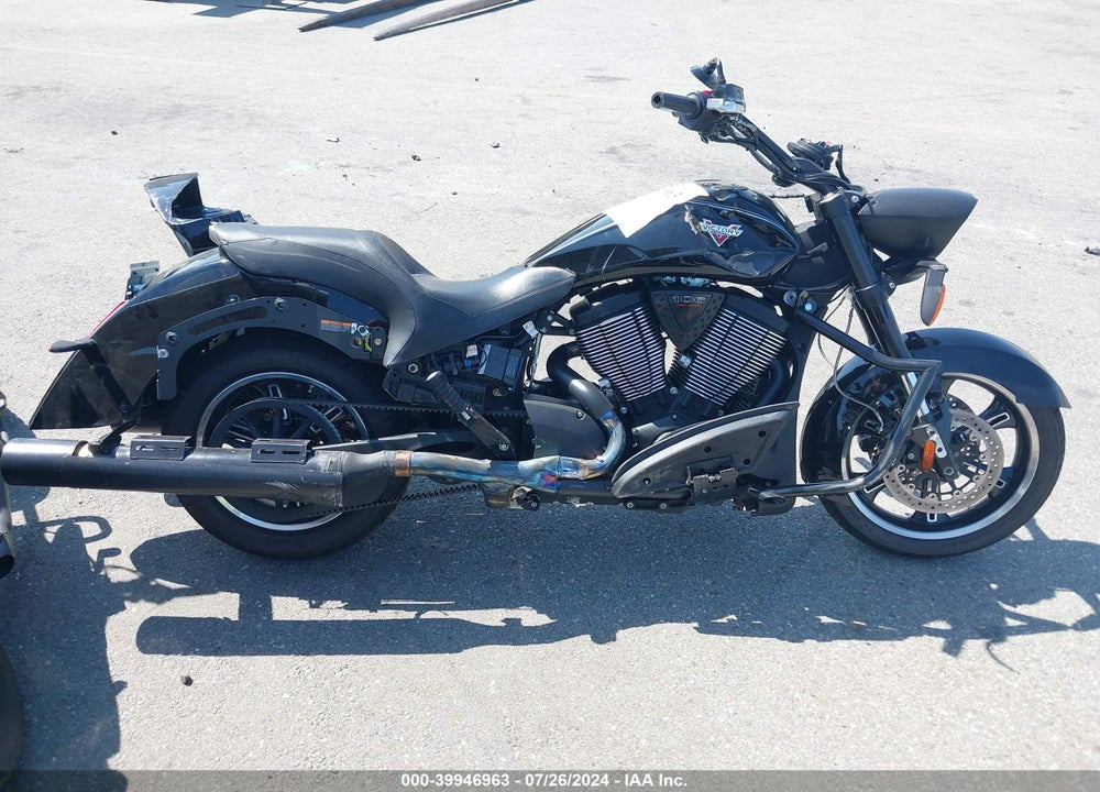 2014 VICTORY MOTORCYCLES CROSS ROADS 8-BALL VIN: 5VPBA36N5E3035313