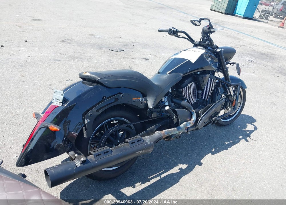 2014 VICTORY MOTORCYCLES CROSS ROADS 8-BALL VIN: 5VPBA36N5E3035313