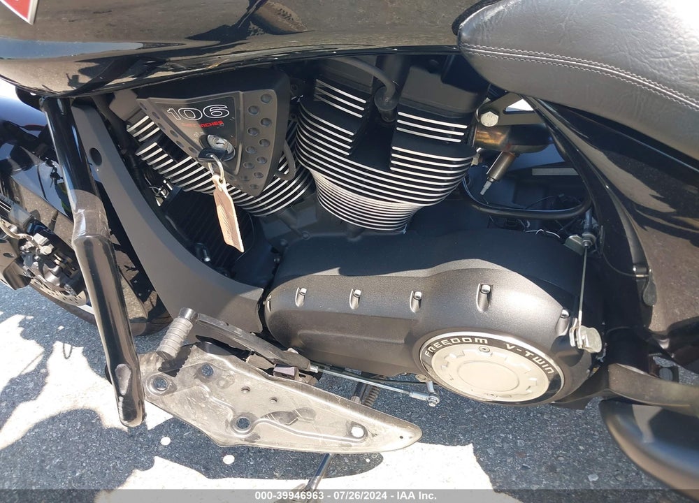 2014 VICTORY MOTORCYCLES CROSS ROADS 8-BALL VIN: 5VPBA36N5E3035313