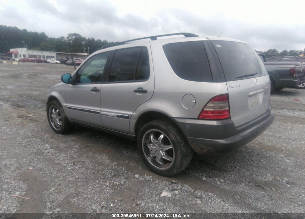 1998 MERCEDES-BENZ ML 320 CLASSIC VIN: 4JGAB54E4WA028044