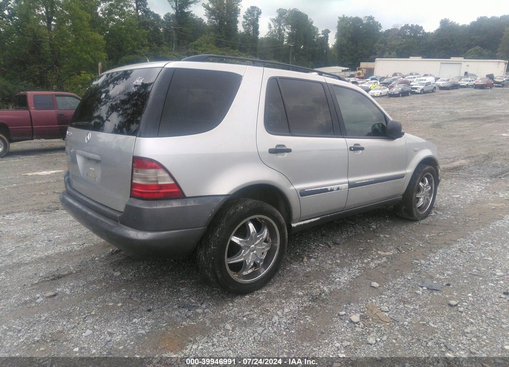 1998 MERCEDES-BENZ ML 320 CLASSIC VIN: 4JGAB54E4WA028044