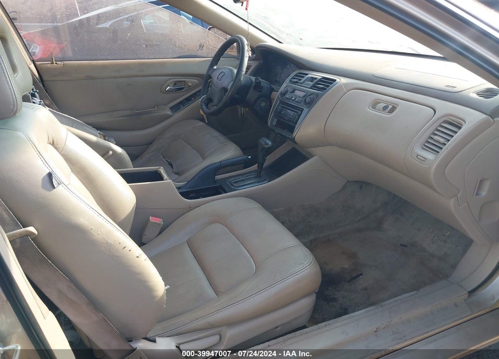 2002 HONDA ACCORD 3.0 EX VIN: 1HGCG22502A019143