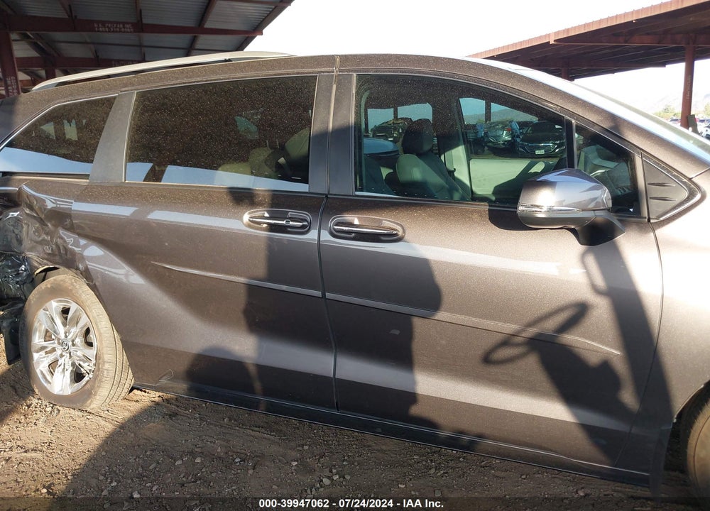 2023 TOYOTA SIENNA LIMITED VIN: 5TDZSKFC3PS104844