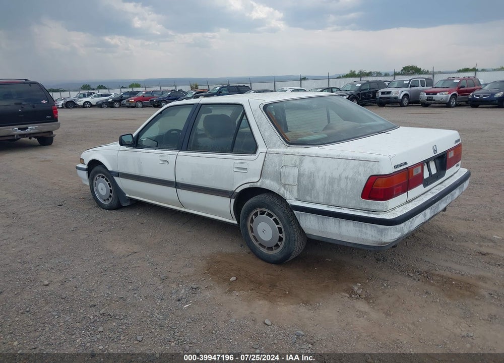 1988 HONDA ACCORD LXI VIN: 1HGCA5545JA081898