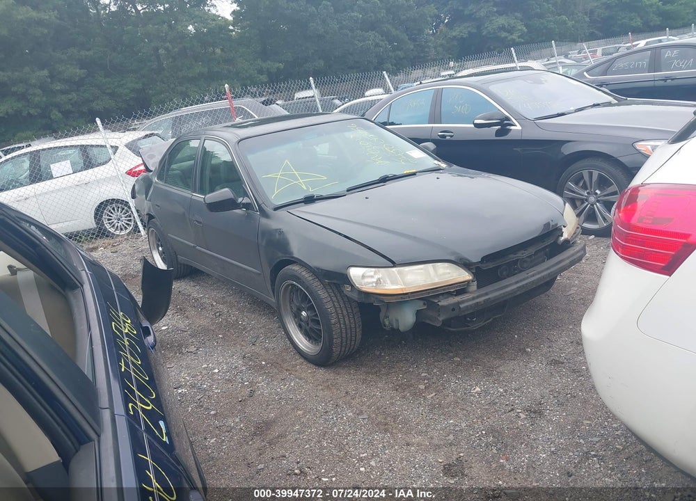 1999 HONDA ACCORD EX V6 VIN: 1HGCG1656XA038193