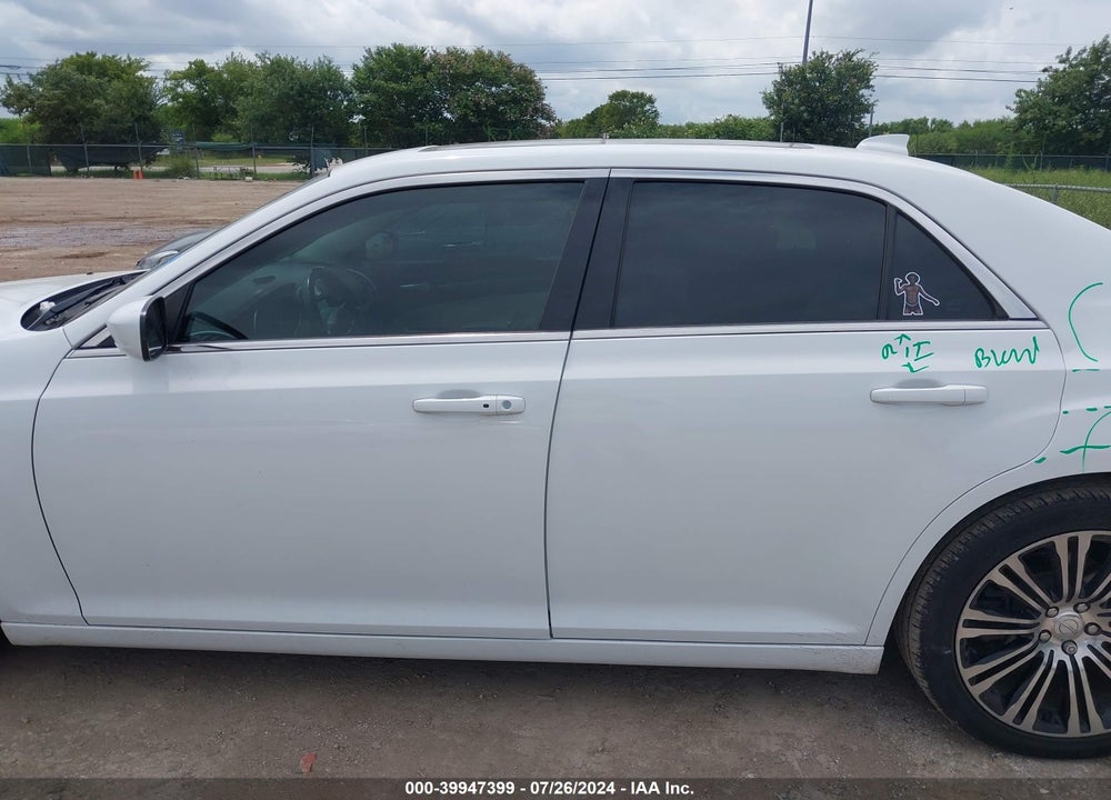 2017 CHRYSLER 300 LIMITED VIN: 2C3CCAAG7HH617882